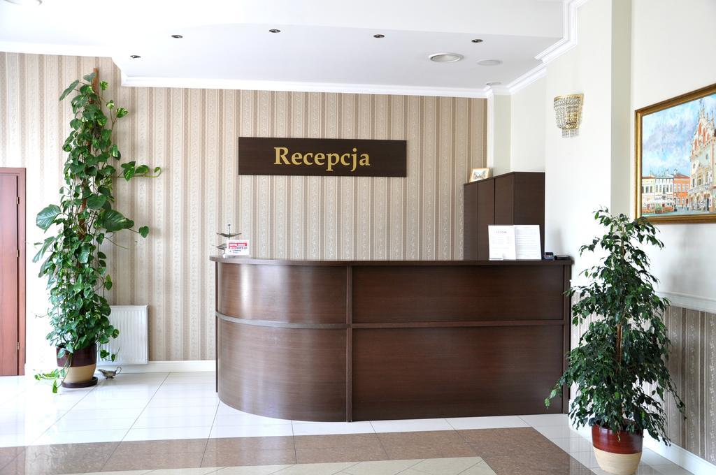Hotel Korona Rzeszów Exteriör bild