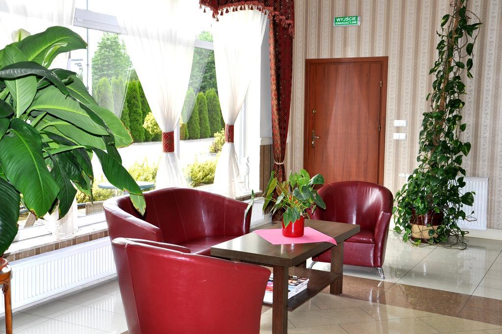 Hotel Korona Rzeszów Exteriör bild