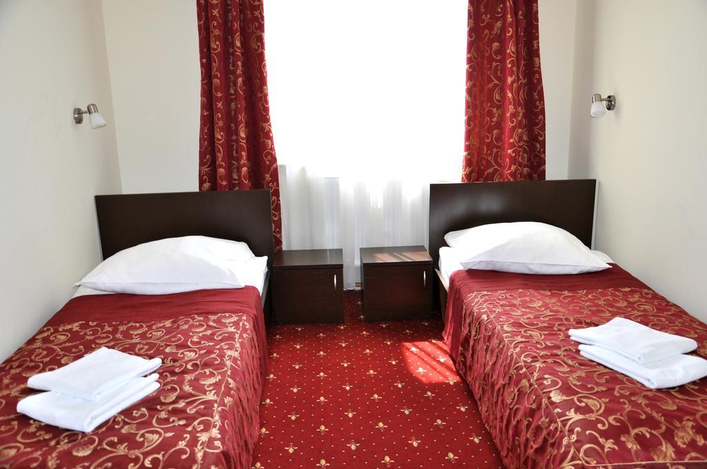 Hotel Korona Rzeszów Exteriör bild