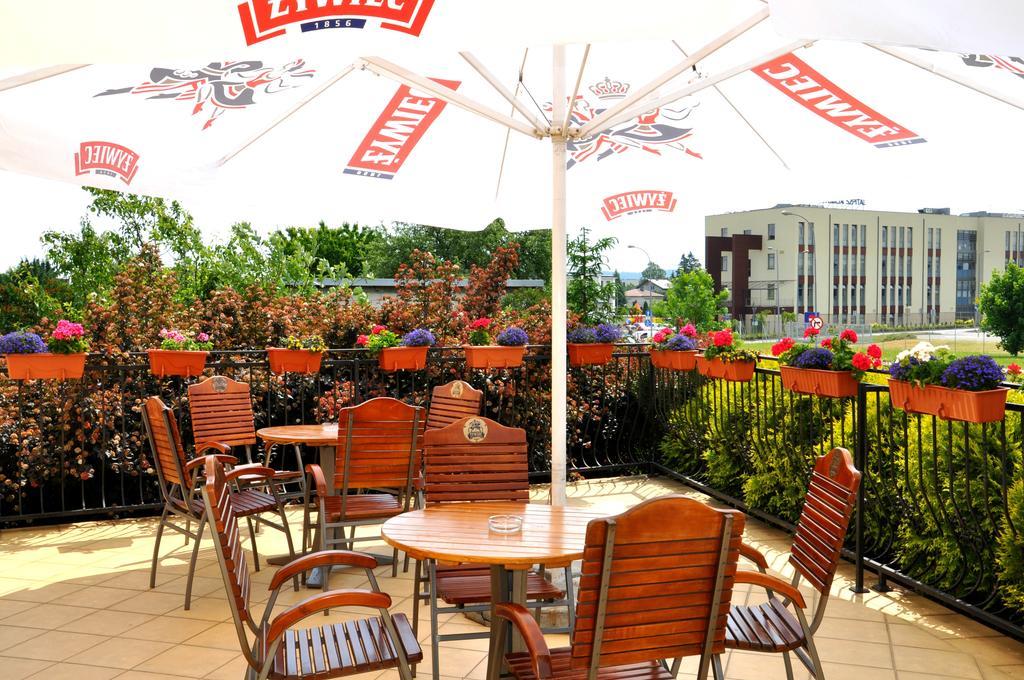 Hotel Korona Rzeszów Exteriör bild